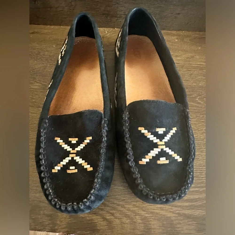 UGG Calze Driving Moccasins Slip On Loafers Rustic Weave Black Suede Womens sz 8 - Picture 3 of 10